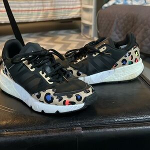 Adidas ZX Boost leopard W 6.5 🏃🏻‍♀️ 🏋🏼‍♀️ shoes. EUC
